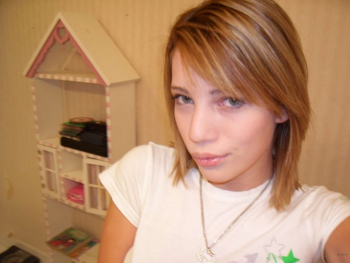 Hot Teen Masturbates Her Clit - Explicit Solo Orgasm Play
