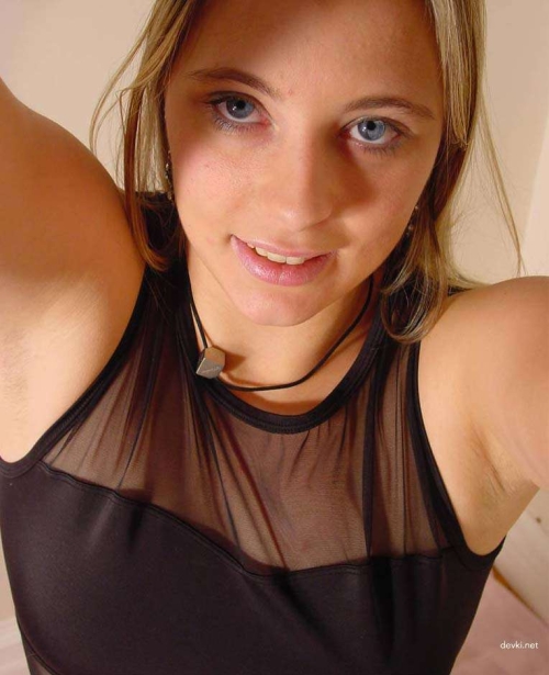 Seductive Amateur Erotic Photos of a Hot Chick