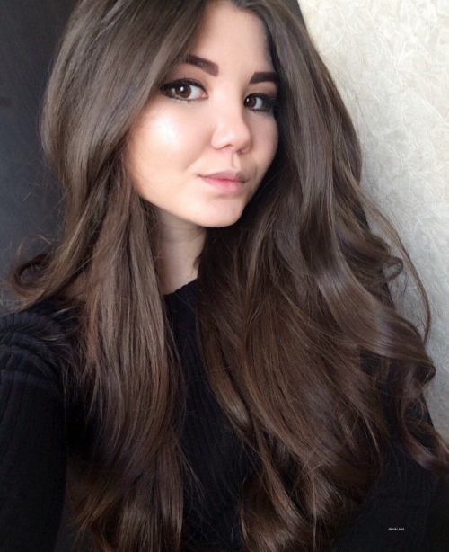 Sizzling Brunette Takes Sexy Selfie: Hot and Steamy Photo Shoot