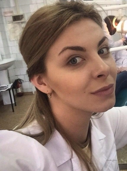 Sexy Nurse Selfie: Hot Medical Worker Poses Seductively