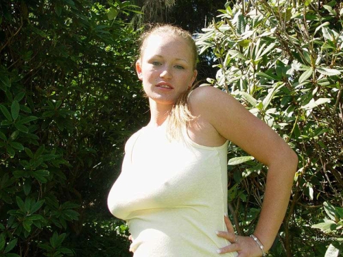 Topless Sexy Girl Poses Explicitly