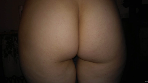 Hot Selfie: Sexy Russian Girl Captures Her Body in Intimate Photos