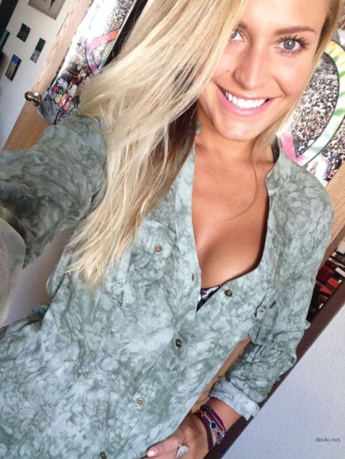 Explicit Nude Selfies of Cute Blonde - XXX Photos