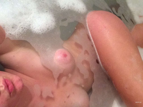 Hot Girl Selfie in the Bath - Explicit Bathroom Photo Shoot