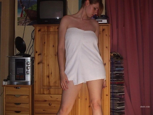 Big Tits Babe: Explicit Busty Girl Photo