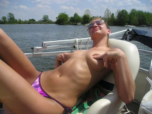 Explicit Erotic Photos of Girls and Women - Sensual and Provocative Images