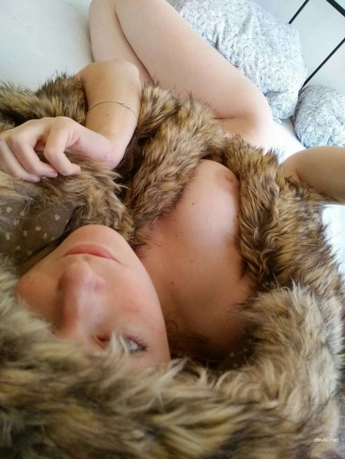 Hot Young Blonde Poses Naked - Explicit Teen Porn Pic