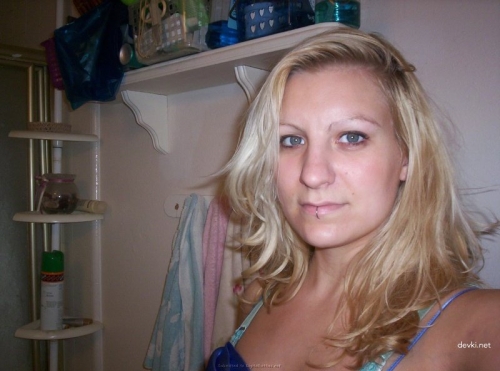 Convinced Girlfriend for Sex and Filmed Her Pussy