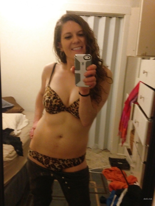 Bestie Sends Intimate Selfies: XXX Explicit Photos Revealed!
