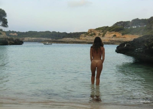 Steamy Beach Vacation Erotic Photos - Hot and Sensual Shots from the Sea