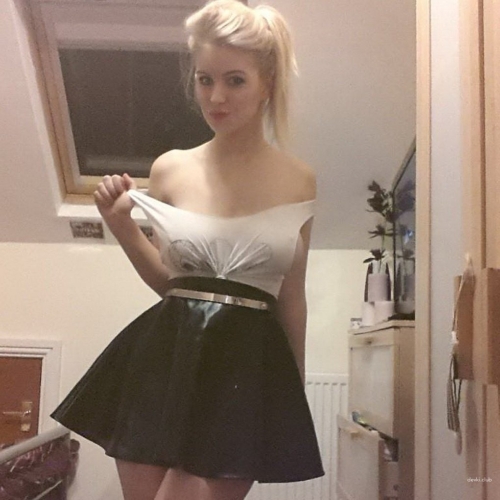 Natural Big Tits Girl in Skirt - Explicit Busty Beauty Exposed!