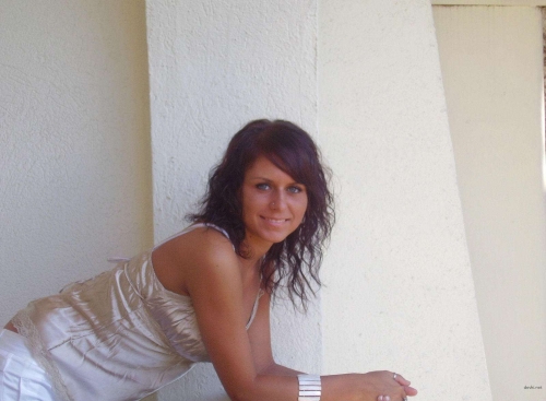 Outdoor Strip Tease: Hot Girl Gets Naked in Nature