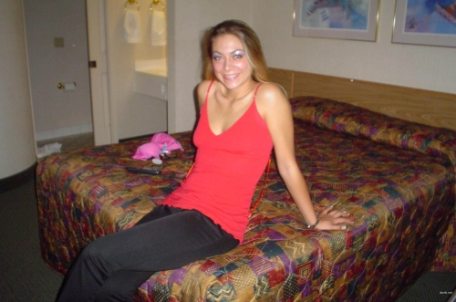 Hot Amateur Photos of Cute Girl - Explicit Home Pics Collection