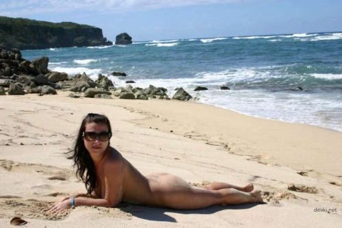 Amateur Girl's Erotic Vacation: Explicit Beach Fun