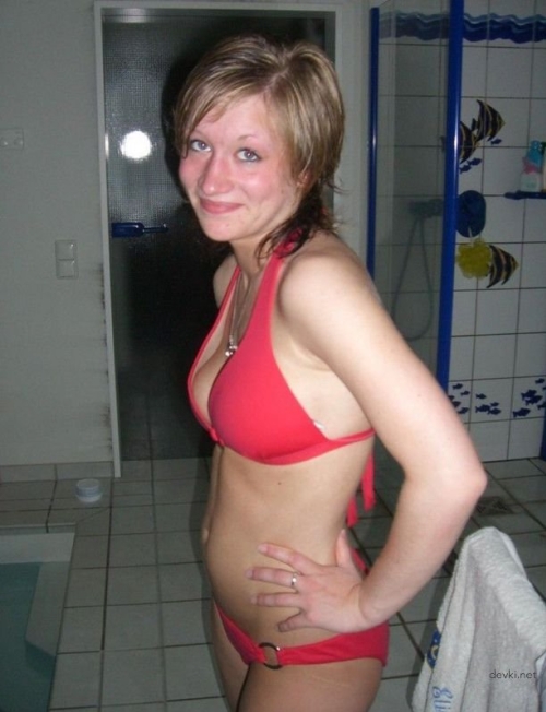 Girl Masturbates Her Clit - Intense Solo Action