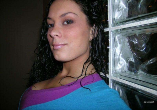 Seductive Home Erotic Photos of Cute Girl - Explicit and Sensual