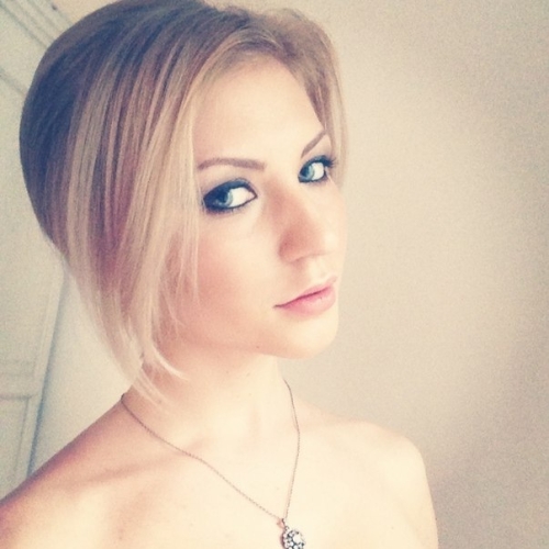 Attractive Blonde Takes Nude Selfies Posing Boldly