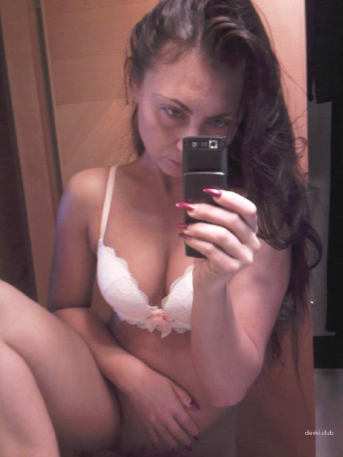 Passionate vixen takes sultry selfies - explicit self-portrait session