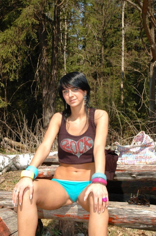 Brunette Strips Naked Outdoors: Explicit Nature Photo Shoot