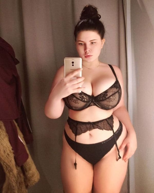 Big Boobed Babes: Explicit Photos of Busty Girls