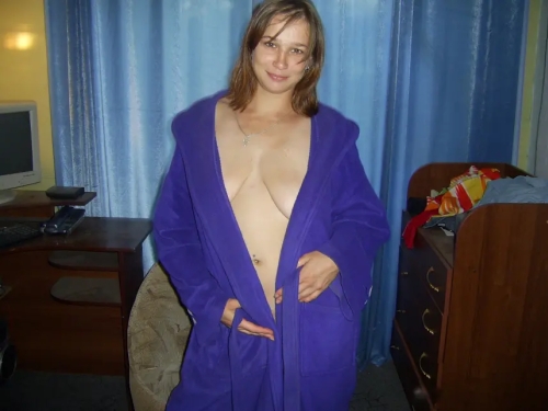 My Naked Girlfriend Loves Teasing on Camera - Explicit Amateur Footage