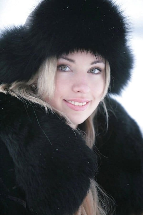 Sexy Girl Struts in Coat on Naked Body - Explicit Outdoor Stroll