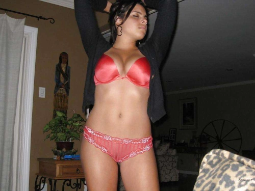 Hot Mulatto Babe in Hardcore Porn Photos - Explicit Interracial Sex