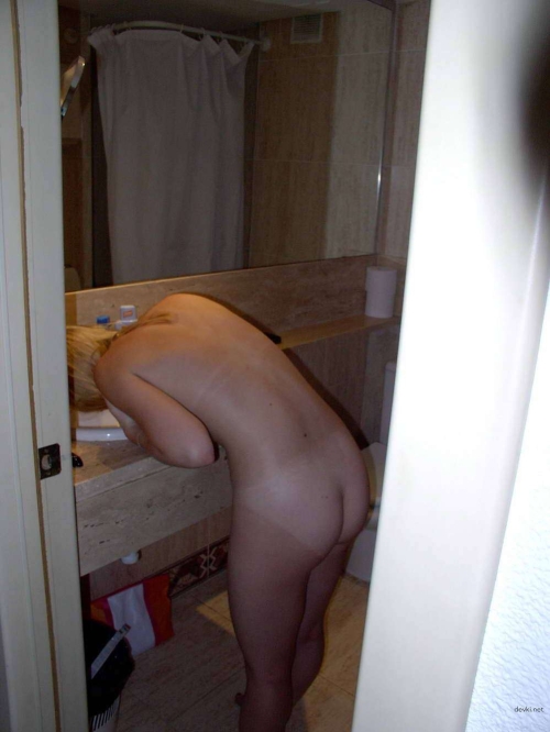 Naked Girlfriend with Vibrator in Pussy - Explicit Amateur Solo Masturbation