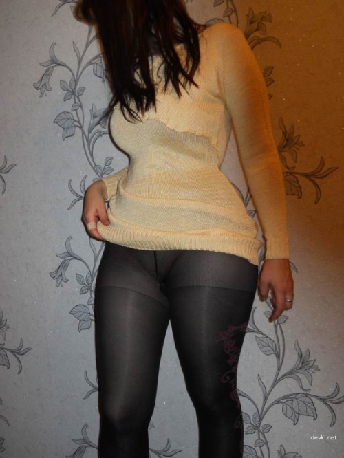Seductive Woman Poses for Husband: Juicy and Explicit Temptation