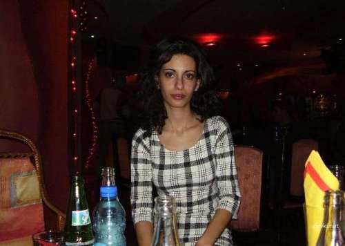 Skinny babe flaunts her pussy for the camera