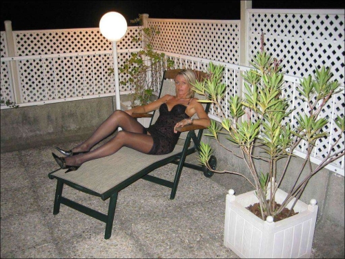 Explicit Mature Woman Erotica: Sensual Beauty in Age