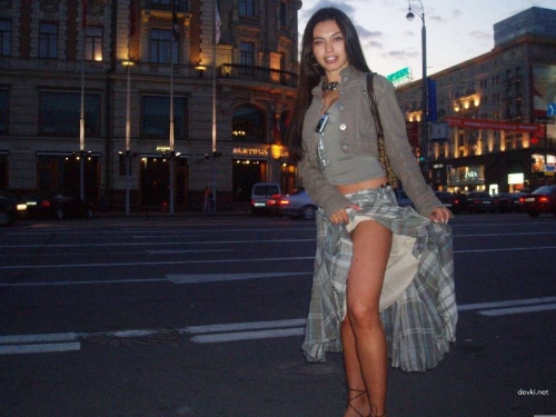 Seductive Teenage Erotica: Stunning Girl in Provocative Pose