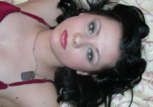 Seductive Girlfriend with Amazing Figure: Explicit Beauty Shot