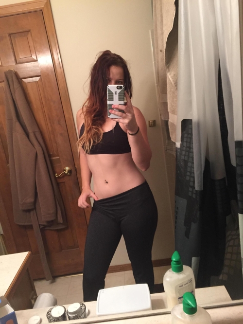 Flaunting in Front of the Mirror: Seductive Self-Admiration