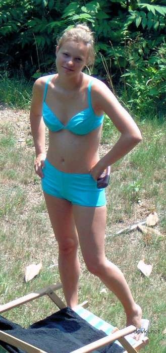 Private Nude Photo: Explicit Naked Selfie - Hot and Sexy Girl Pose