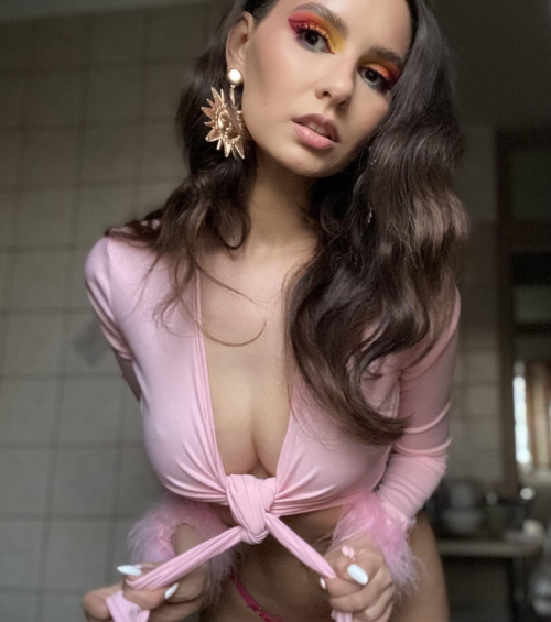 Seductive Nude Girl with Perfect Body Shows Off - Explicit Beauty Shot