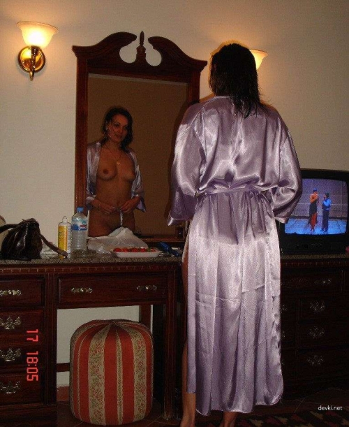 Intimate Erotic Photoshoot with Girlfriend: Explicit and Sensual Content