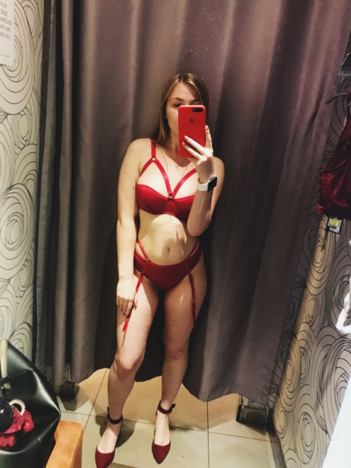 Sexy Girl Selfie with Amazing Busty Cleavage - Hot and Sultry Photo
