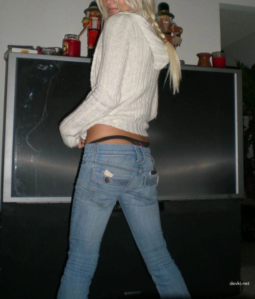 Blonde Bombshell's Tight Ass Bouncing on Cock - Explicit Blowjob Scene