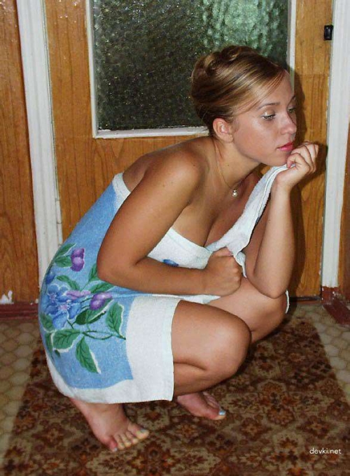 Explicit Nude Photo of Girlfriend: Naked Russian Beauty Exposed