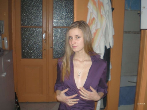 Slim Girl Private Erotic Photos: Explicit and Sensual Content