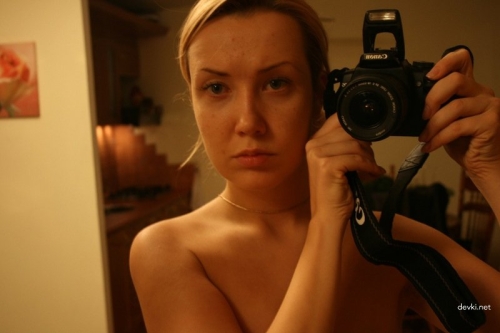 Sexy Selfie Mirror Photo: Hot Girl Capturing Herself in the Mirror