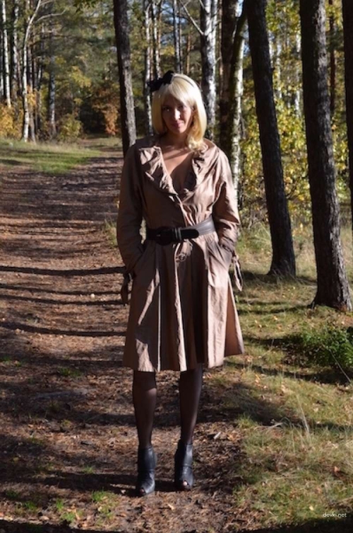 Explicit Mature Blonde's May Park Photoshoot