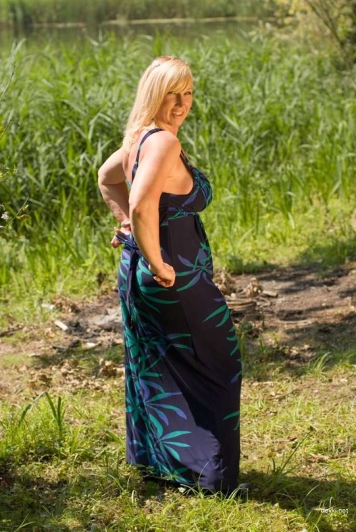 Mature Lady by the River: Explicit Nature Seduction