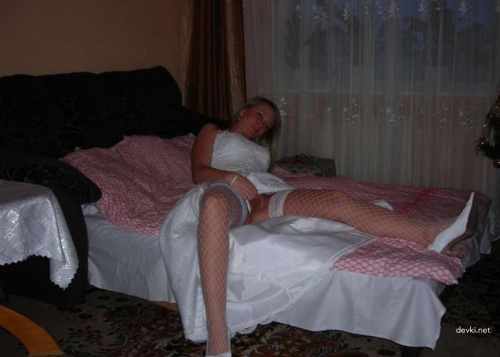 Blonde Wife's Homemade XXX Pics: Explicit Amateur Porn Photos