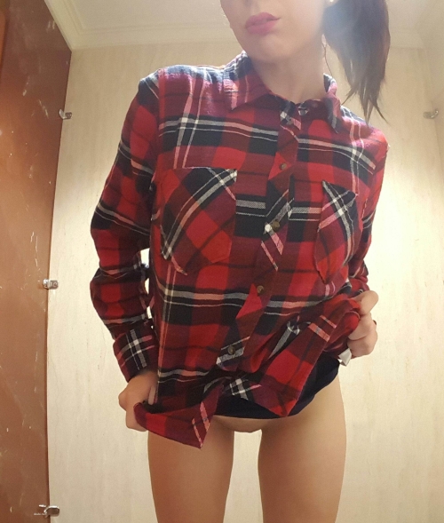 Seductive Brunette's Erotic Photos: Hot and Steamy Pics
