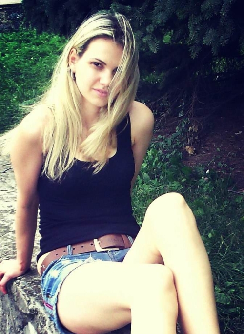Explicit Ex-Girlfriend Poses - Hot and Steamy Photo Shoot