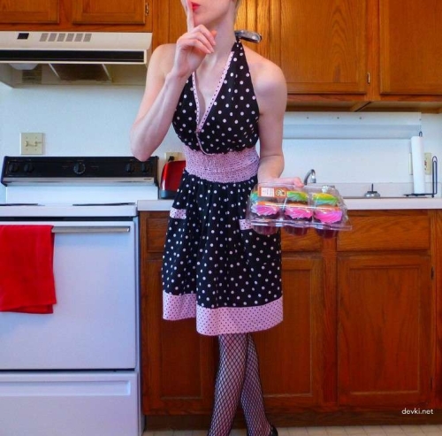Naked Young Woman in Kitchen: Explicit Nude Girl Cooking