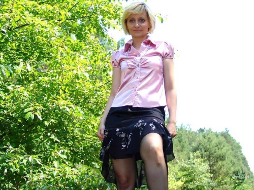 Mature Aunt's Amateur Explicit Photos: Hot MILF in Lingerie Shows It All