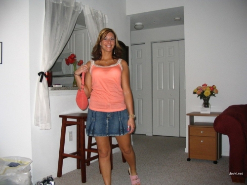 Exposed Wife Poses Nude at Home - Explicit Amateur Russian Wife Photo Shoot